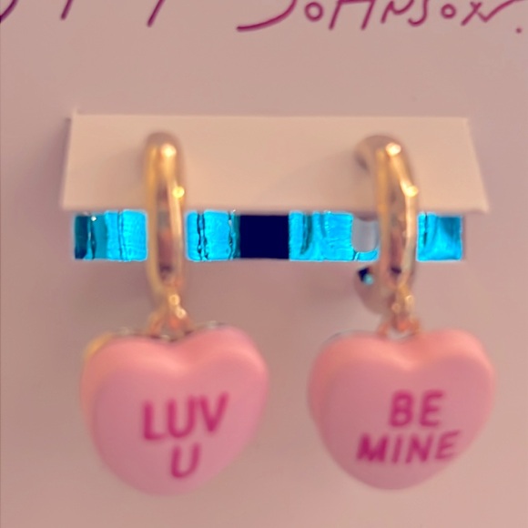 New Betsey Johnson Sweetheart Charm Huggie Hoop Earrings - Picture 6 of 7